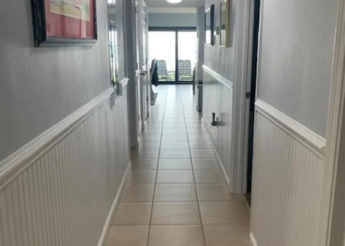 Salty Feet Retreat - Ocean Breeze East - 3 Br * Pensacola