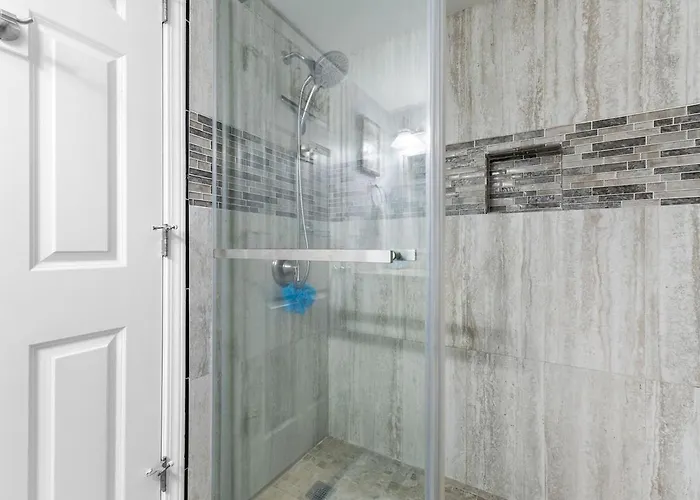 Apartment Salty Feet Retreat - Ocean Breeze East - 3 Br