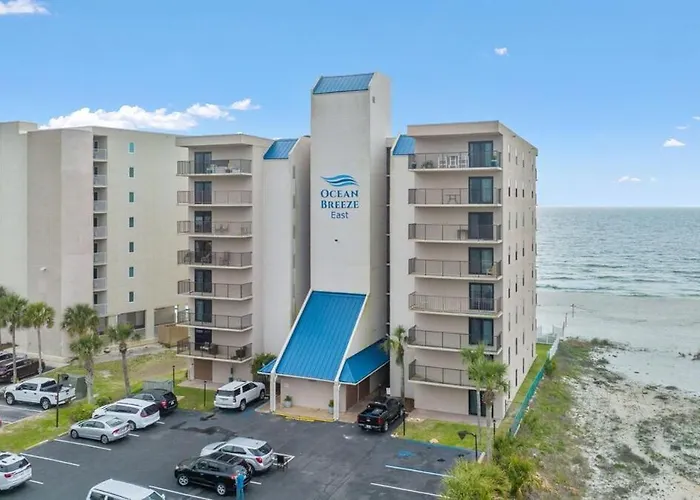 Salty Feet Retreat - Ocean Breeze East - 3 Br Apartment *